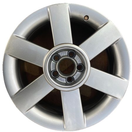 Llanta original Audi A3 6 Rayos Rodado 16