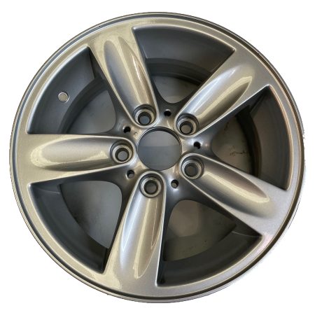 Llanta original BMW Serie 1 Rodado 16